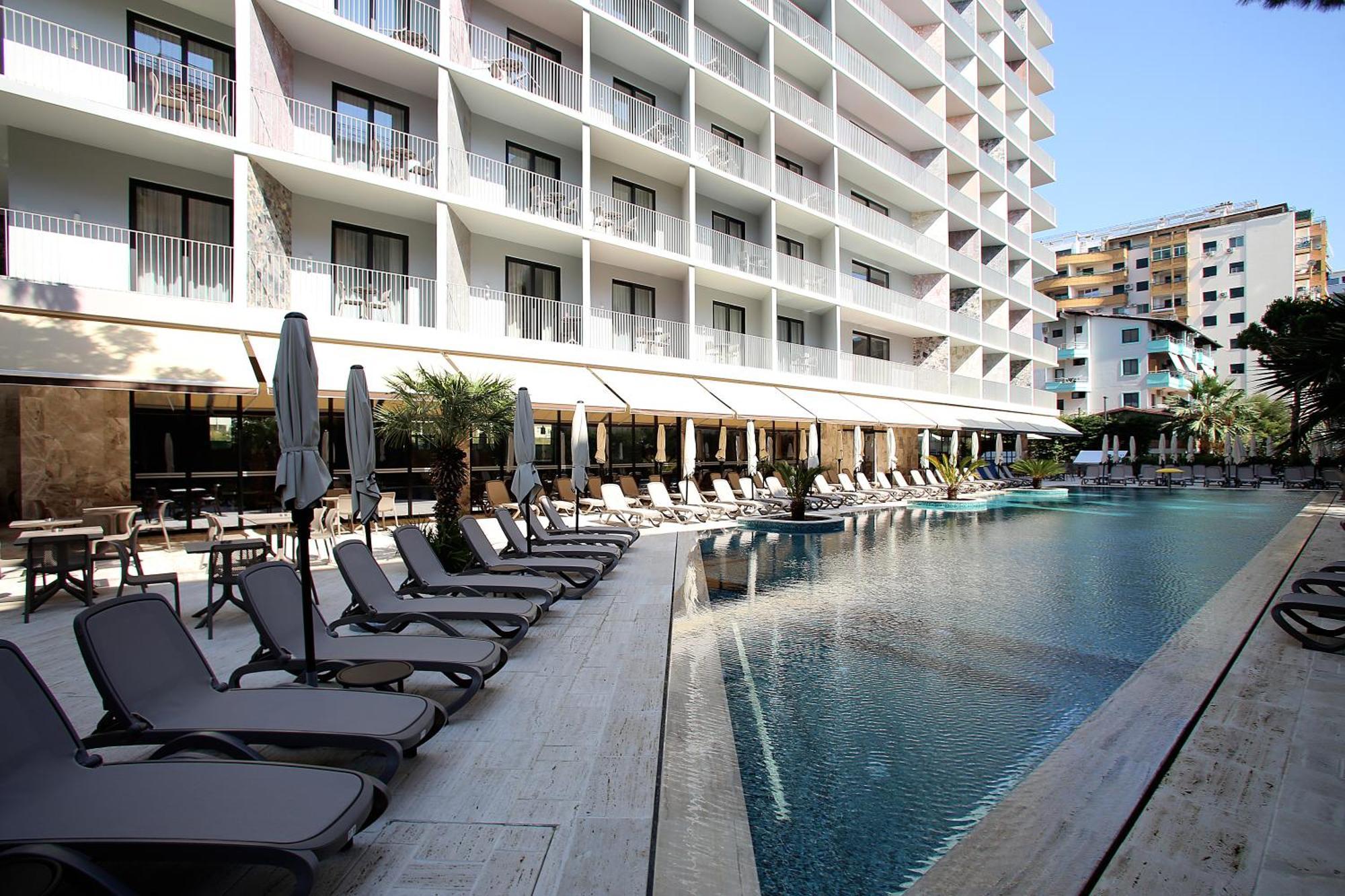 Bay 4* Durrës